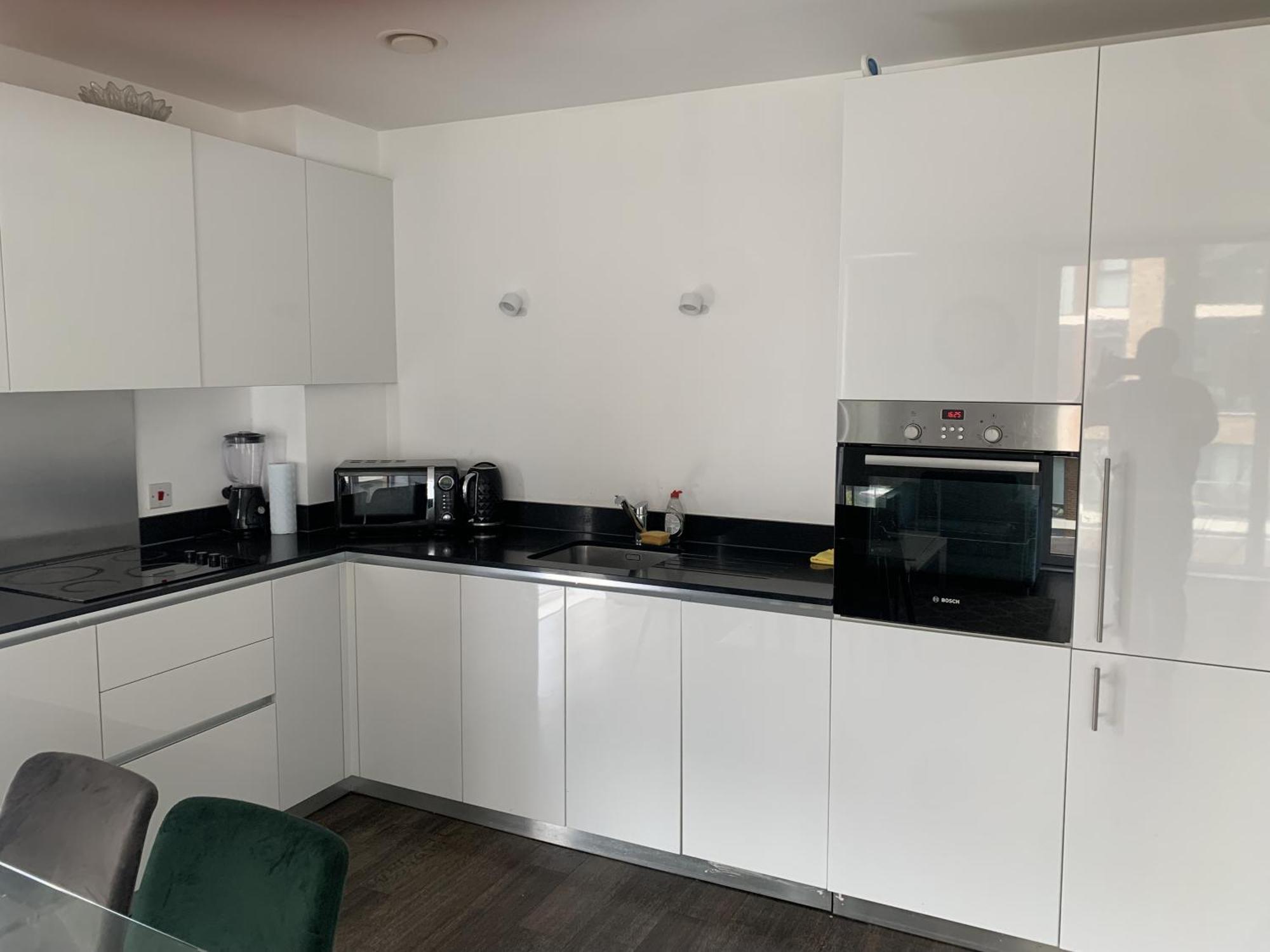 2 Bedroom 2 Bath 1 Ensuite In Roya Asenal Beautiful Views & Parking London Ngoại thất bức ảnh